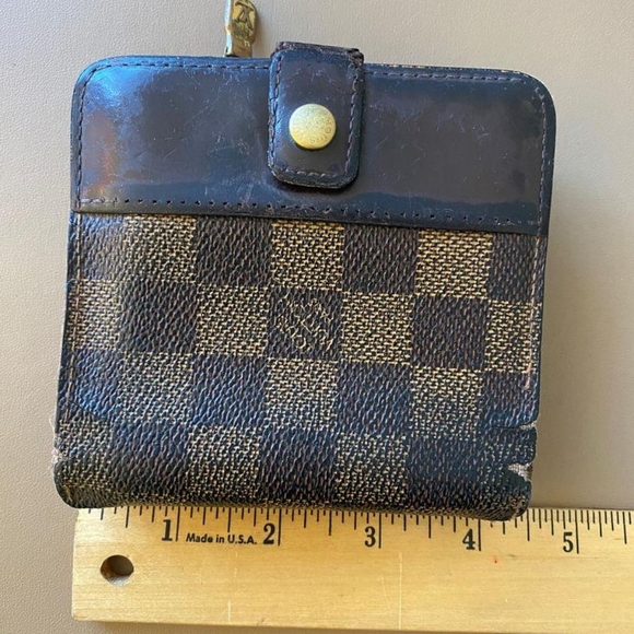 Authentic louis vuitton used wallet - Picture 1 of 16